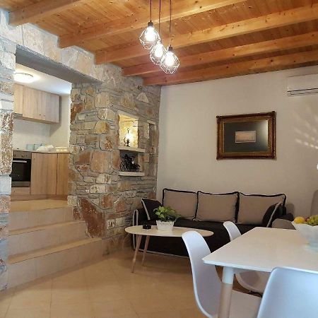 Nafplio Cozy Mountain Cottage ภายนอก รูปภาพ