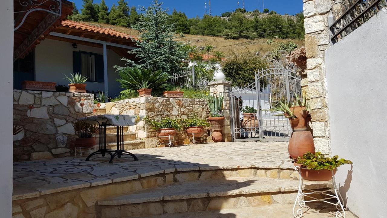 Nafplio Cozy Mountain Cottage ภายนอก รูปภาพ